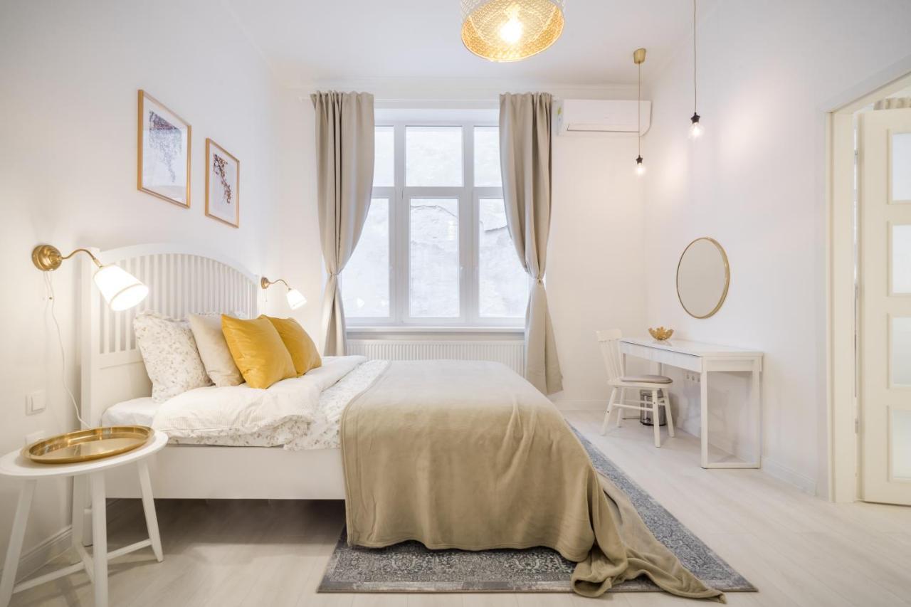 Bpr Sirius Suite With A/C Budapest Exterior photo