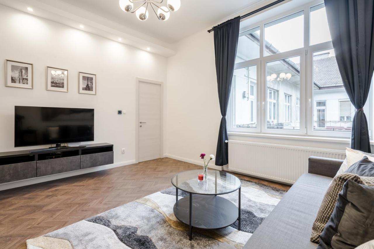 Bpr Sirius Suite With A/C Budapest Exterior photo
