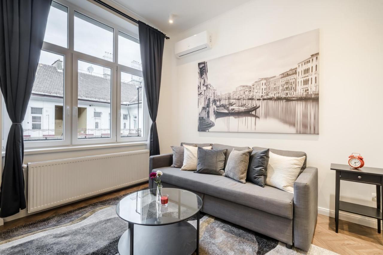 Bpr Sirius Suite With A/C Budapest Exterior photo